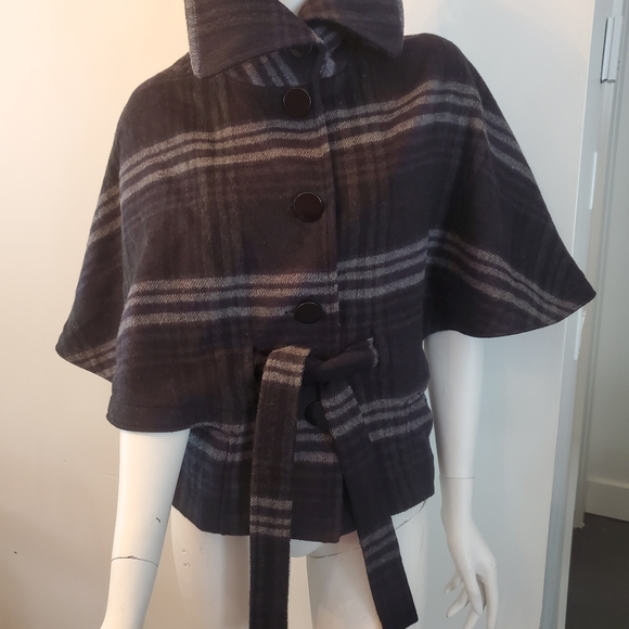 Novelti wool blend wrap/cape/shall - Picture 1 of 8